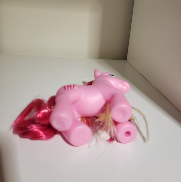 MLP My Little Pony G3 Butter Pop Popcorn Pink Red and Yellow Hair Brushable - Picture 2 of 3